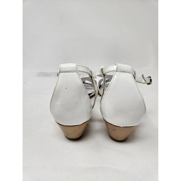 Chanel White Patent Leather Interlocking CC Sandals 41 EU - Picture 8 of 10